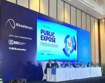 Dewan Komisaris dan Dewan Direksi PT Akselerasi Usaha Indonesia Tbk sedang melakukan Paparan Publik untuk IPO di Jakarta. (Foto: Humas AKSL) 