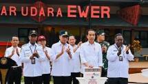Presiden Jokowi Resmikan Bandara Ewer Asmat Papua