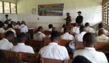 Satgas Yonif 143/TWEJ Turut Kegiatan Masa Orentasi Sekolah di Pegunungan Papua