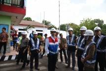 Wakil Menteri ESDM, Arcandra Tahar Saat mengunjungi erminal Bahan Bakar Minyak (TBBM) Badas, NTB