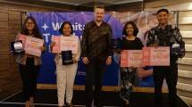 Pemenang kontes Wanita Tumbuh Bersama 