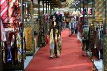 Terpukau Motif dan Nilai Sejarahnya, Delegasi Brazil di DEWG G20 Borong Batik