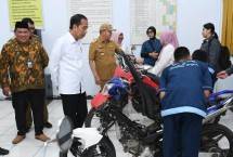 Presiden Jokowi Tinjau Kegiatan Pembelajaran di SMKN 2 Kabupaten Bengkulu Tengah
