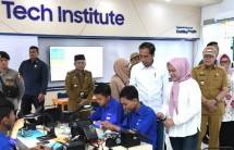 Presiden Jokowi Apresiasi Penerapan Kebijakan "Link and Match" antara SMK dan Dunia Industri 