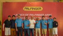 Kiri ke kanan: Li Fook Seng (Sales Director) Parit (Dealer thailand), Gerhard Strum (SVP Global Sales & Service Palfinger), Herbert Kroll (Service Director APAC, PAP, PEN & Railway), Johan Budisusetidja (Direktur SSB), Santhosh Rao Permude (SVP Sales & Service, APAC), James Liu (GM Palfinger Asia Pacific) Stefan Oberleitner (Product Line Leader &ndash; Loader Cranes, Marine & Wind Crane), Nakamura (Dealer Japan)