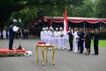 Presiden Jokowi Lantik 833 Perwira Remaja TNI dan Polri