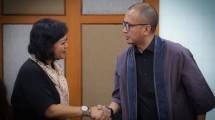 Staf Khusus Menteri Koperasi dan UKM Bidang Pemberdayaan Ekonomi Kreatif KemenKopUKM, Fiki Satari saat melakukan pertemuan dengan Head of Communications TikTok Indonesia Anggini Setiawan