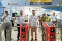 Perluas Akseptasi, JakCard Bank DKI Kini Bisa Digunakan Sebagai Tiket Perjalanan KRL