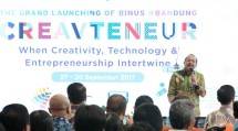  Sekretaris Kementerian UKM Agus Muharram berharap jumlah wirausaha di Indonesia bisa bertambah menjadi 4 persen pada akhir 2017. (Foto Fadli)
