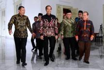 Presiden Jokowi Terima Pimpinan MPR di Istana Merdeka