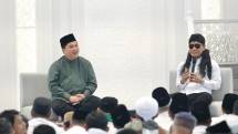 Erick Thohir dan Gus Miftah di Masjid At Thohir Cimanggis