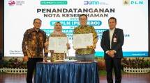 Penandatanganan nota kesepahaman PLN dan PT Utomo Chargeplus Indonesia 
