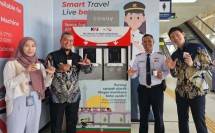 Merdeka dari plastik, pengguna LRT Jabodetabek sekarang bisa isi ulang air minum secara gratis.