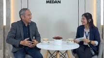 Deputi Operasional Pegadaian Medan, Basuki Tri Andayani (Kiri)