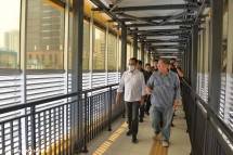 Jelang peresmian Lintas Raya Terpadu (LRT) Jabodebek, Menteri Perhubungan Budi Karya Sumadi didampingi Dirjen Perkeretaapian Risal Wasal melakukan pengecekan kesiapan integrasi antarmoda LRT Jabodebek, Minggu (27/8).