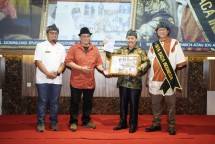 Kepala Perpusnas dan Gol A Gong di Safari Literasi DBI di Kabupaten Bandung.
