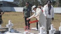 Menhan Prabowo Subianto Ziarah ke TMP Seroja Atambua Mengenang Pahlawan Gugur di Timor Timur
