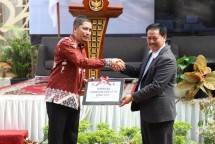 Wali Kota Sawahlunto Deri Asta dan Kepala Perpusnas M. Syarif Bando resmikan Perpustakaan Umum Daerah Muhammad Yamin.