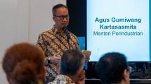 Menteri Perindustrian Agus Gumiwang Kartasasmita