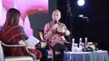 Adam Jaya Putra selaku CEO SiCepat Ekspres saat sesi talkshow dalam acara Digital Fest yang dilaksanakan di Ritz Carlton, Kuningan, Jakarta Selatan pada Rabu (13/09).