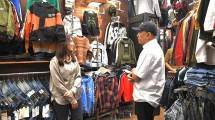 MenKopUKM Teten Masduki saat mengunjungi Pasar Tanah Abang