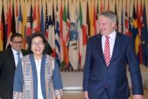 Menteri Keuangan Sri Mulyani Indrawati bersama Sekretaris Jenderal OECD Mathias Cormann di Paris, Prancis, Selasa (10/10/2023)/@smindrawati/ Bisnis.com 