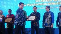 Sinergi dengan Pemerintah Pusat, Pemkab Bojonegoro Terima Penghargaan dari Kemenkominfo