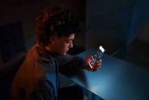 Ini Alasan Kenapa Nonton Film Action Maupun Serial Drakor Asyiknya di Layar AMOLED, Seperti Milik POCO X5 5G