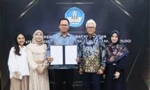 Prof. Dr. Ir. Mochamad Wahyudi, Rektor Universitas BSI Terima SK Guru Besar