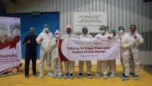 Super Indo melakukan acara closing ceremony pelatihan penerapan sistem peternakan bebas kandang sangkar (cage free) kepara para pemasok telur ayam.