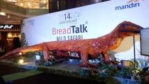 Roti Komodo Kreasi Breadtalk Pecahkan Rekor MURI