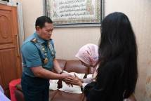 Panglima TNI Takziah Ke Kediaman Empat Pajurit Terbaik TNI AU Yang Gugur Kecelakaan Super Tucano