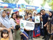 Hari Ikan Nasional 2023: PT Perikanan Indonesia Bagikan 650 Paket Ikan ke Generasi Emas di Lapangan Banteng