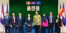 Duta Besar RI, Dr. Santo Darmosumarto bertemu dengan Menteri Perdagangan Kamboja Cham Nimul (22/11) untuk mendiskusikan berbagai upaya memperkuat kerja sama perdagangan antara Indonesia dan Kamboja.
