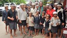 Menteri Koperasi dan UKM Puspayoga pada acara Sinergitas Program Dekranas dengan Kemenkop dan UKM, di desa Kenekes Kec Leuwidamar Kab Lebak, Kamis (12/10).