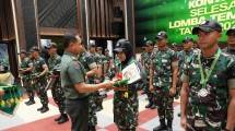 Panglima TNI Berikan Reward Kepada Atlet Berprestasi Peraih Trophy Lomba Tembak AARM-31 Tahun 2023