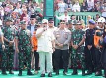 Menhan Prabowo Subianto Beri Santunan Kepada Korban Erupsi Gunung Marapi di Kabupaten Agam