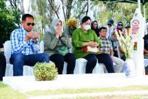 Kunjungi Bandung, Panglima TNI Ziarah ke Makam Ayahanda