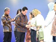 Direktur Utama BRI Sunarso dan Menteri BUMN Erick Thohir