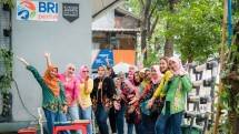 BRI Wilayah II bersama warga