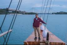 Menikmati Sensasi Berlayar dengan Kapal Phinisi di Perairan Kepulauan Riau