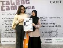 Annisa Intan Rahmawati dan Tanya Alesha Arwonia, mahasiswi President University yang berhasil menjuarai lomba CAD (Computer Aided Design)