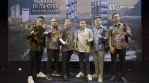 VP Strategic Development Linktown, Handoyo Lim (tengah) bersama seluruh jajaran direksi Linktown
