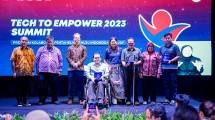 Staf Ahli Menteri Koperasi dan UKM Bidang Produktivitas dan Daya Saing, Herbert Siagian (tengah) dalam acara puncak Tech to Empower Summit 