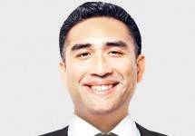 Iskandar Ezzahuddin Ahmad Zulkiflee, Presiden Direktur Prudential Syariah.