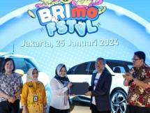 Program bertajuk BRImo FSTVL tersebut menghadirkan beragam hadiah mulai dari Cashback setiap pembayaran mengggunakan QRIS BRImo di berbagai merchant BRI, beragam voucher yang diperoleh dari penukaran BRIpoin, hingga hadiah undian mobil Listrik