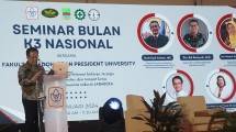 Dekan Fakultas Kedokteran, President University (Presuniv), Prof. Dr. dr. Budi Setiabudiawan, Sp.A(K), M.Kes., dalam seminar Budaya K3, Sehat dan Selamat dalam Bekerja, Terjaga Kelangsungan Usaha di Tempat Kerja, Bergerak Bersama Komunitas Industri Jababeka