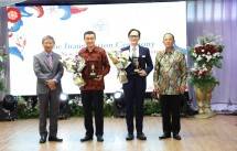 Pelantikan Handa S. Abidin, S.H., LL.M, Ph.D. sebagai rektor baru President University menggantikan Prof. Dr. Chairy, Rektor President University (2022-2024), hadir dalam pelantikan tersebut, DR SD Darmono, Chairman Grup Jababeka dan pendiri President University.