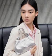 Sambut Lunar Year 2024, CHARLES & KEITH Hadirkan Kampanye 'Brocade Dreams'