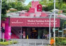 Buttonscarves pop up instalation di Singapura.